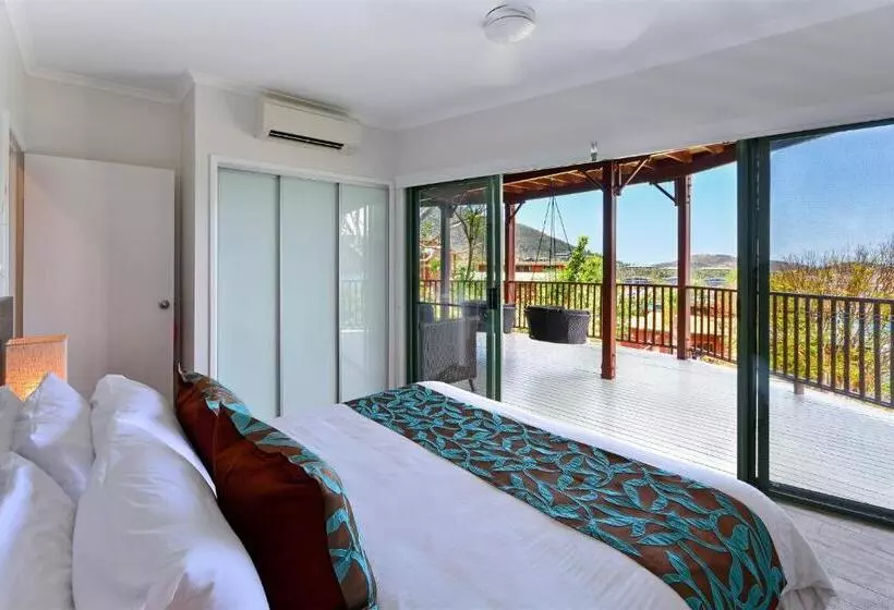 Casuarina Cove Apartments