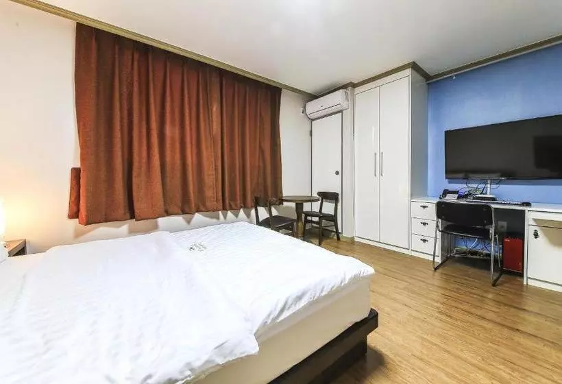 ホテル Crystal Residence