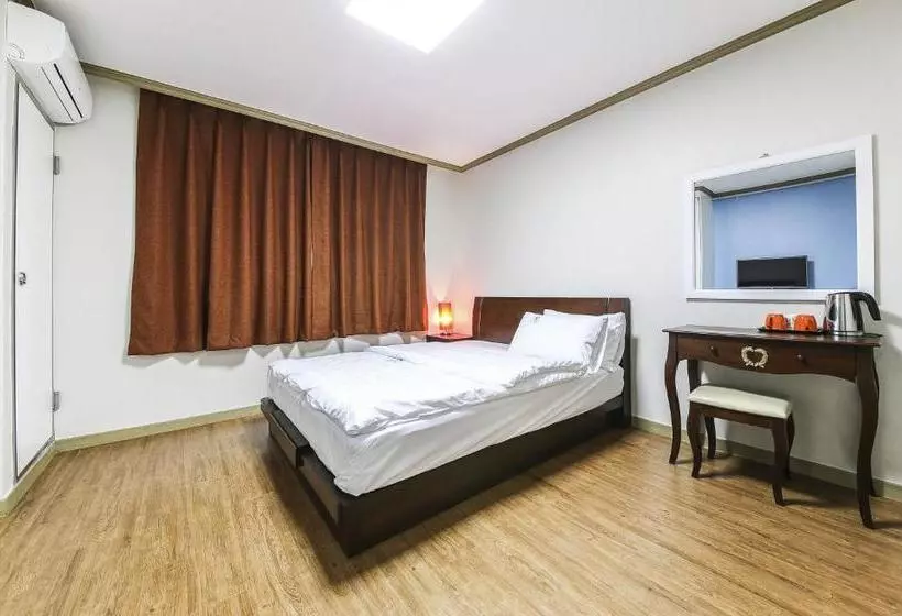 ホテル Crystal Residence