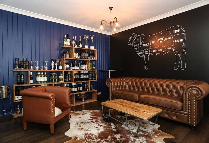 Мотель Clermont Country Motor Inn