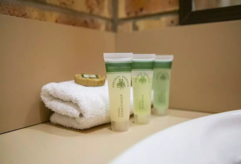 Motelli Clermont Country Motor Inn