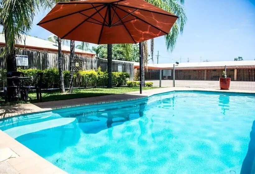 Motelli Clermont Country Motor Inn