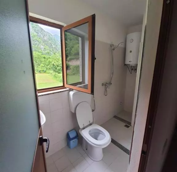 Pensió Guest House Flodisa