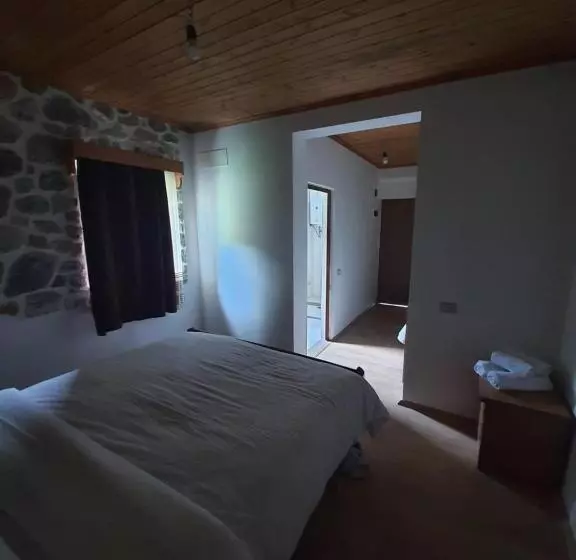 Pensió Guest House Flodisa