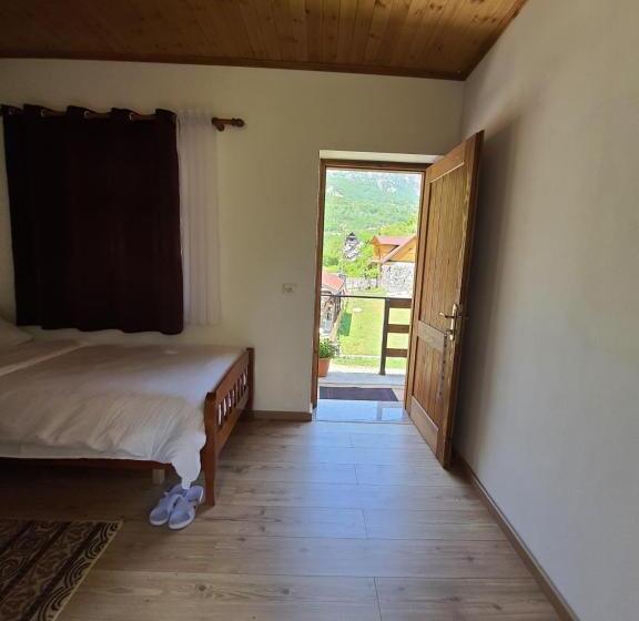 פנסיון Guest House Flodisa