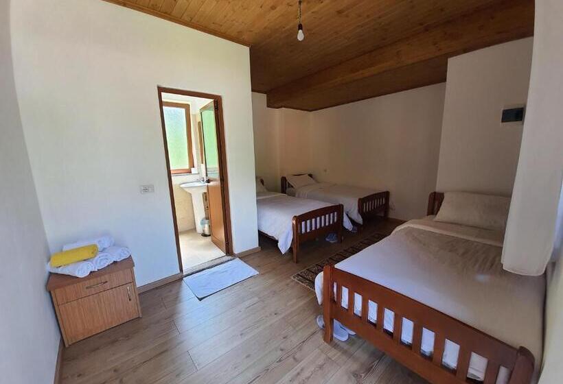 פנסיון Guest House Flodisa