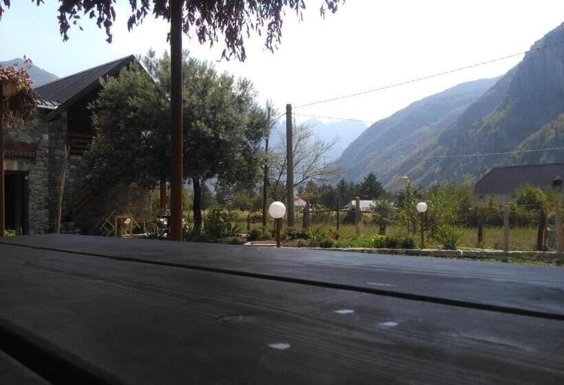 פנסיון Guest House Flodisa