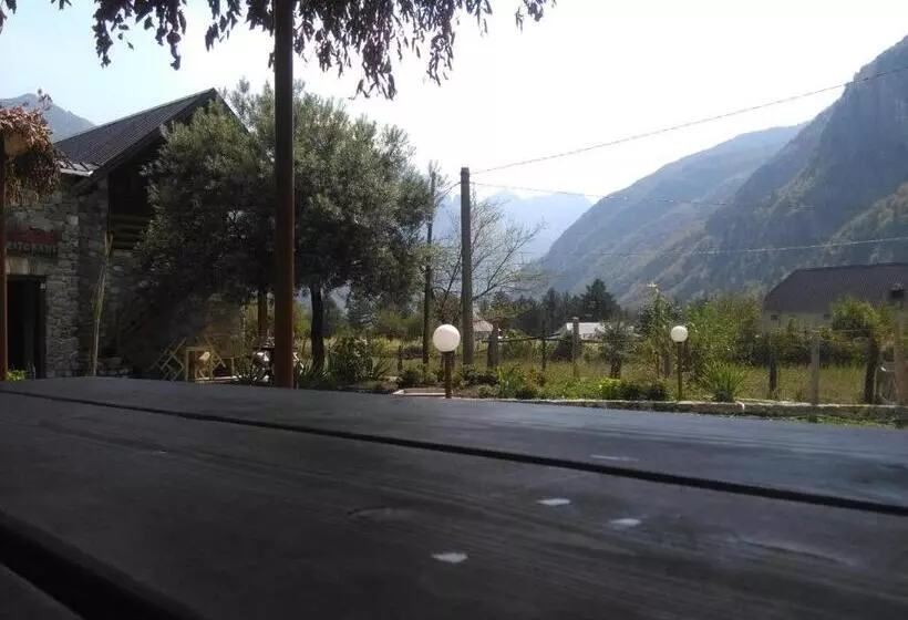 Pensió Guest House Flodisa
