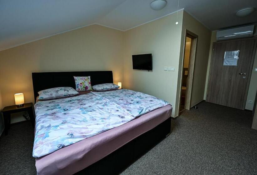 פנסיון Rodinne Vinarstvi Spevak