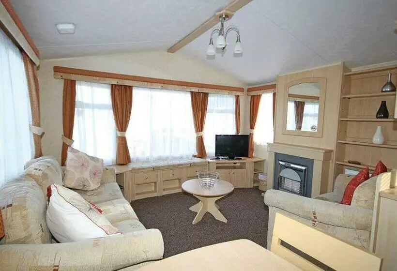 استراحتگاه Silver Birch Caravan Park