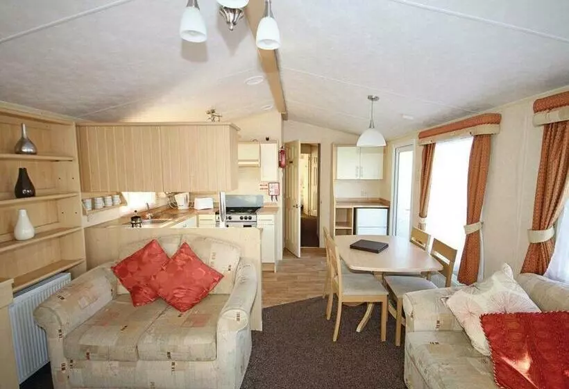 استراحتگاه Silver Birch Caravan Park