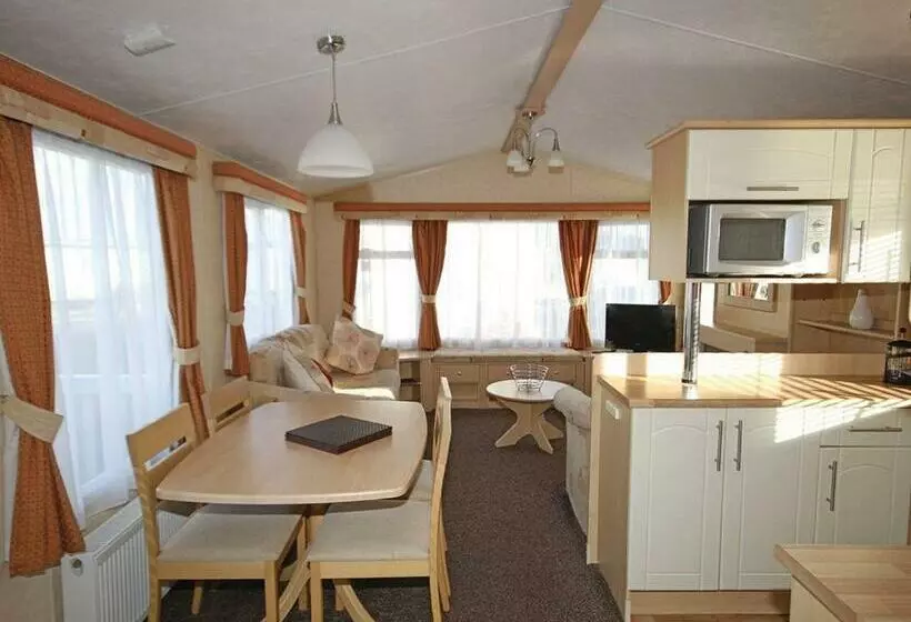 استراحتگاه Silver Birch Caravan Park