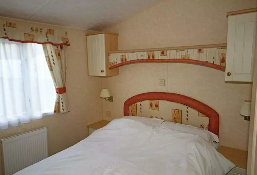 استراحتگاه Silver Birch Caravan Park