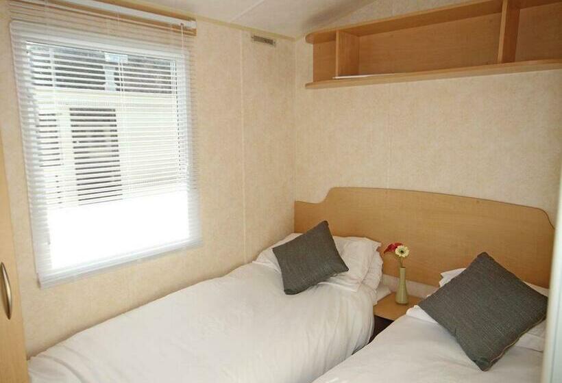 אתר נופש Silver Birch Caravan Park