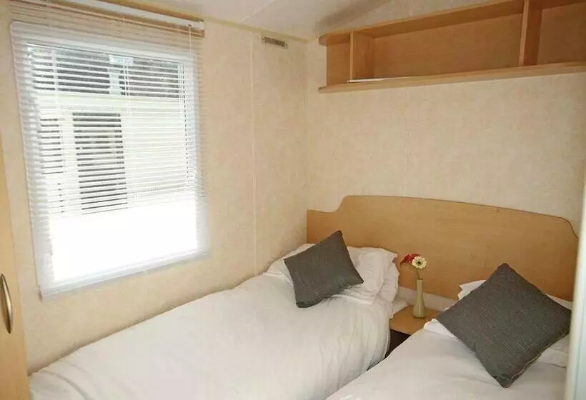استراحتگاه Silver Birch Caravan Park