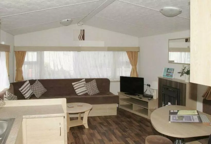 استراحتگاه Silver Birch Caravan Park