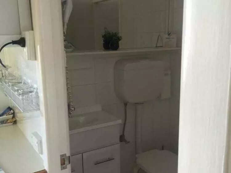 Donald Riverside Motel