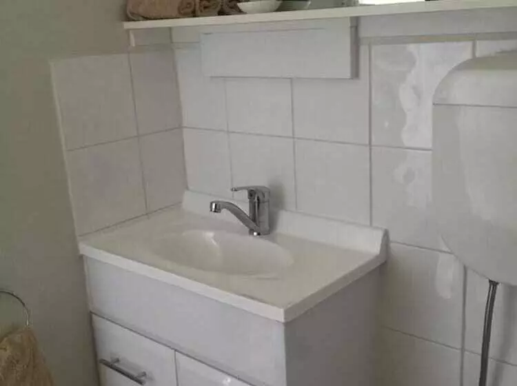 Donald Riverside Motel