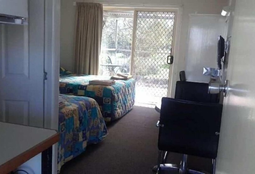 Donald Riverside Motel