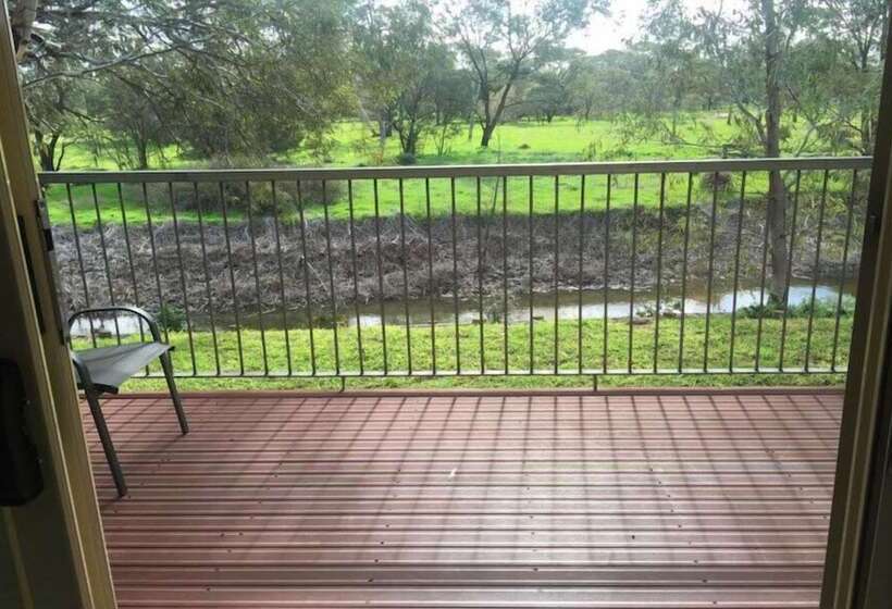 Donald Riverside Motel