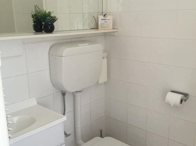 Donald Riverside Motel