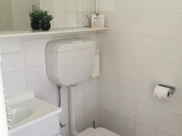 Donald Riverside Motel