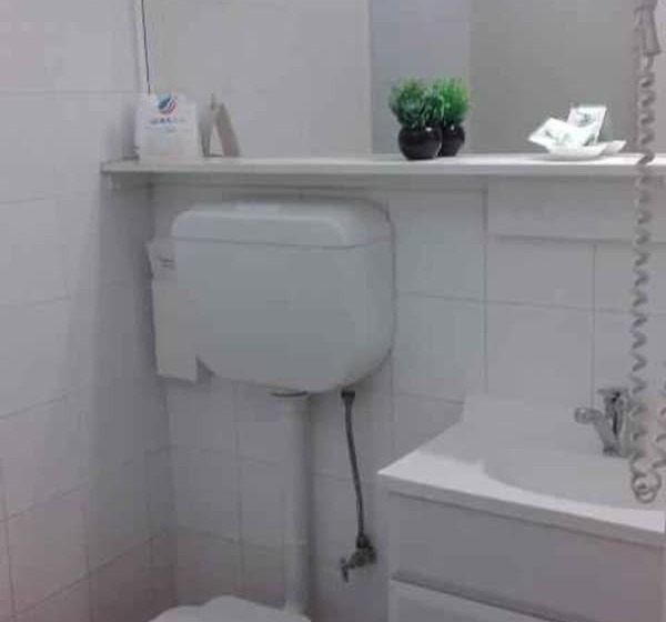 Donald Riverside Motel