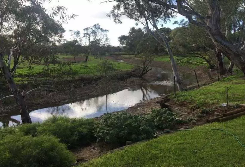 Donald Riverside Motel