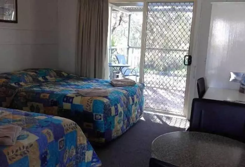 Donald Riverside Motel