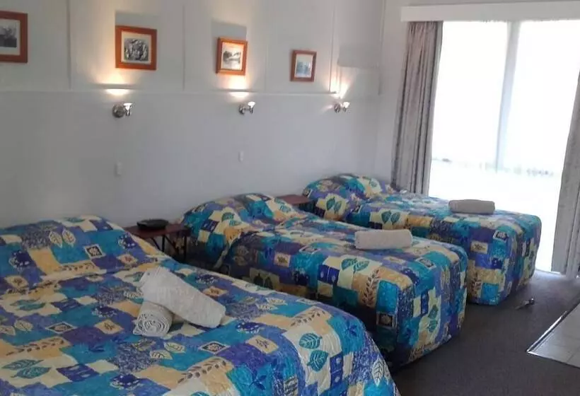 Donald Riverside Motel