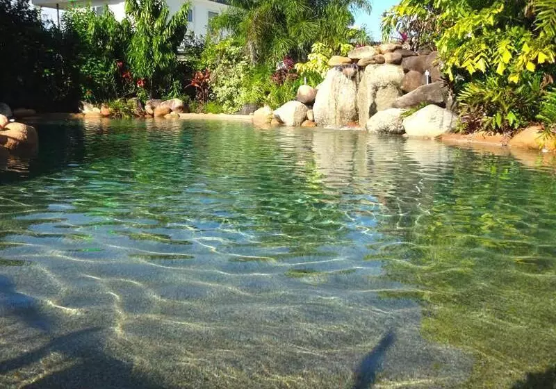 Hotelli Cardwell At The Beach