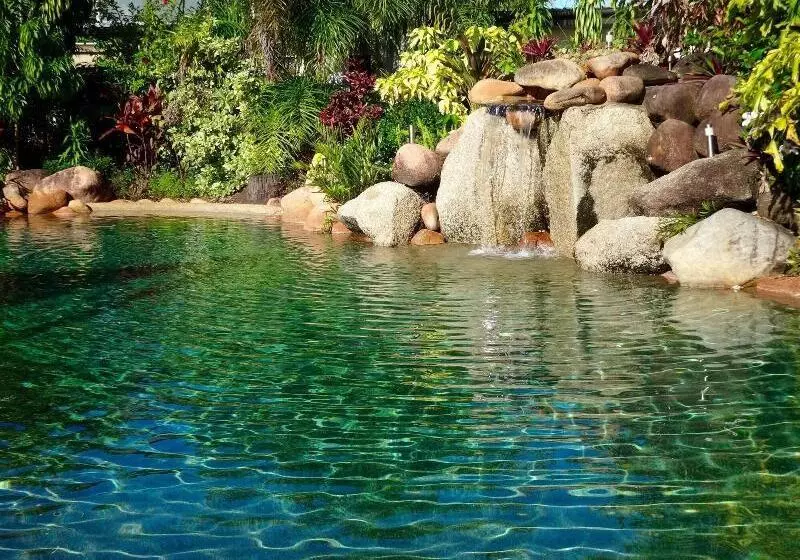 Hotelli Cardwell At The Beach