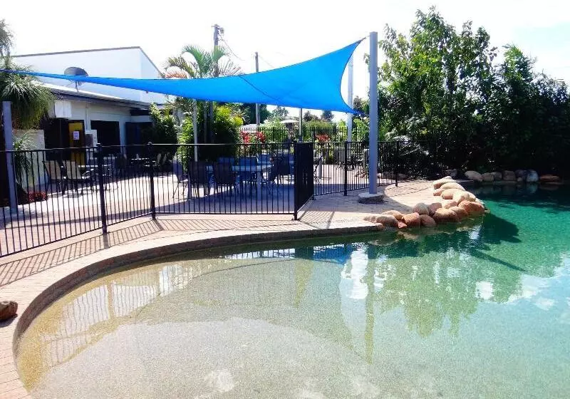 Hotelli Cardwell At The Beach