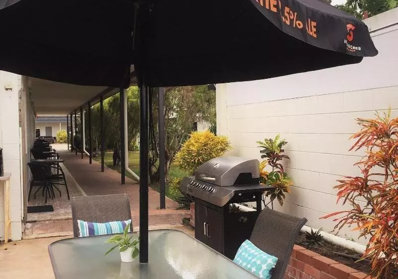 Hotelli Cardwell At The Beach