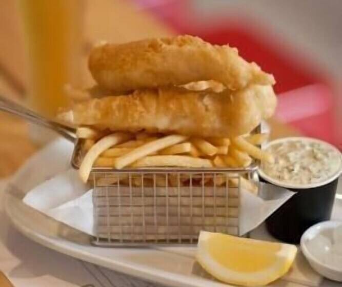 Отель The Royal