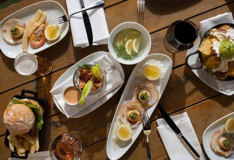 Отель The Royal