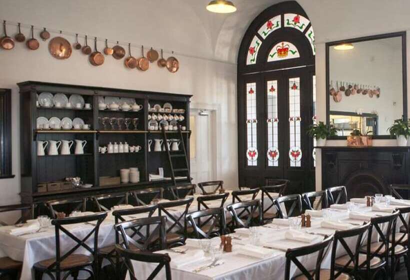 Отель The Royal