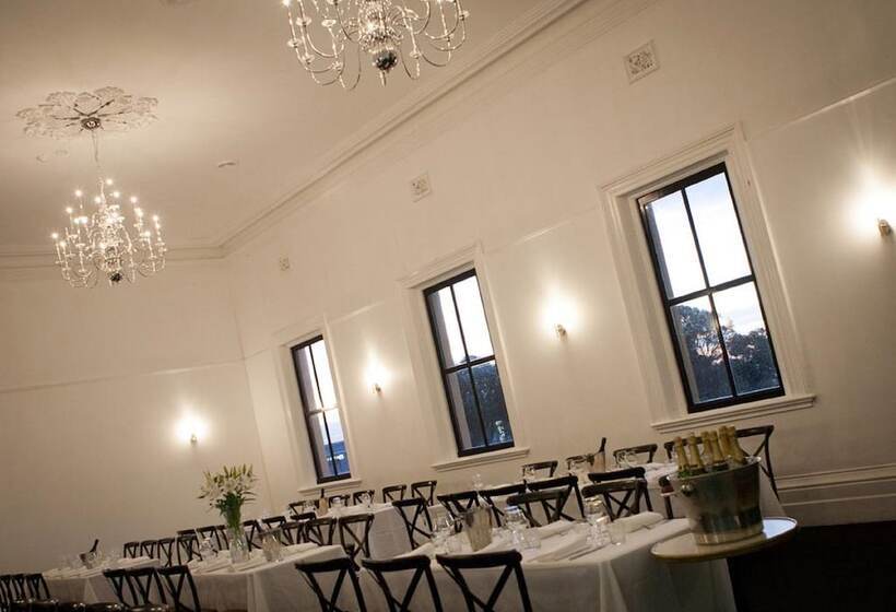 Отель The Royal