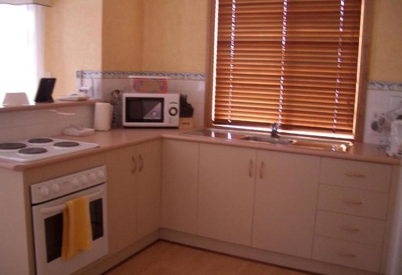 مبيت وإفطار Carolynnes Cottages