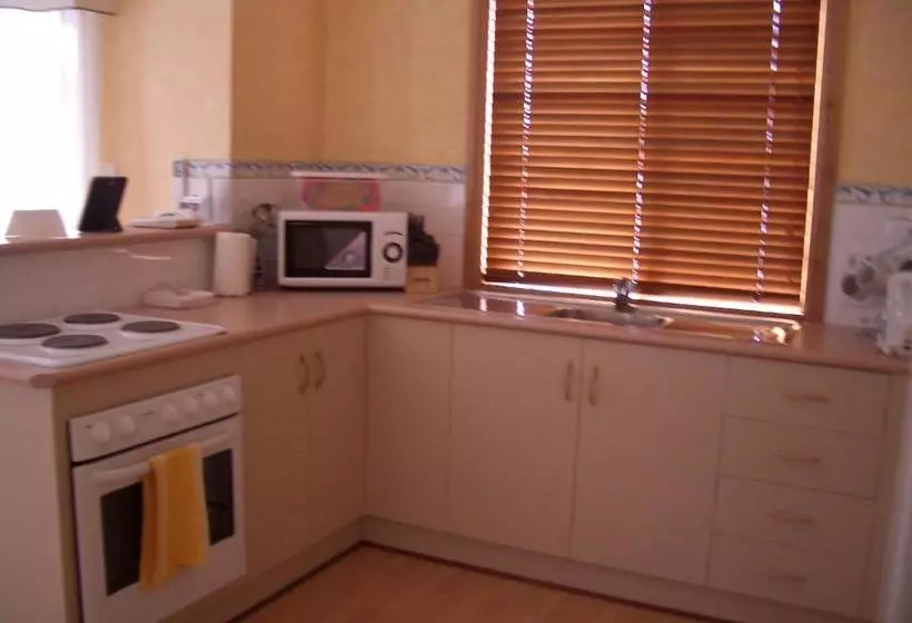 Aamiaismajoitus (B&B) Carolynnes Cottages