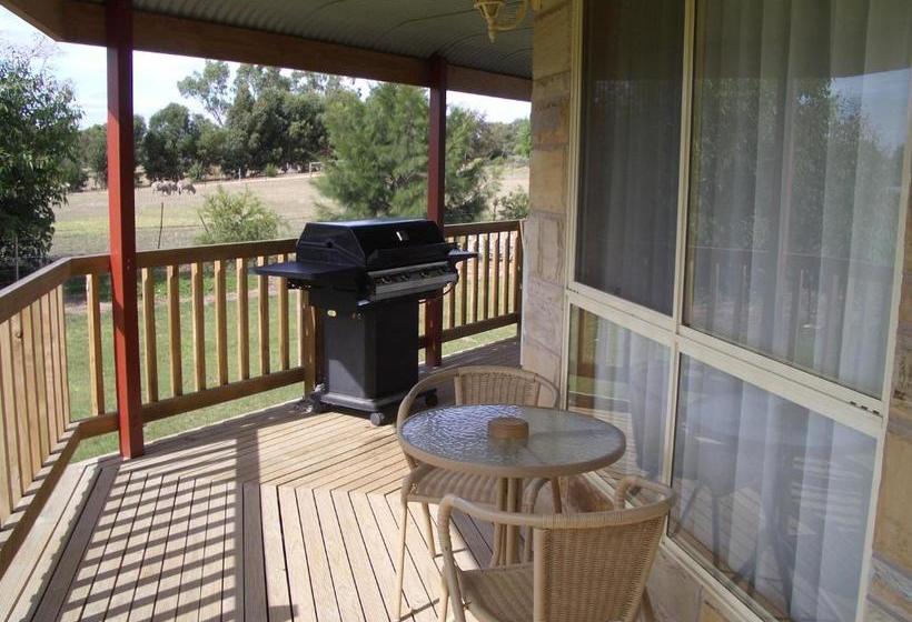 مبيت وإفطار Carolynnes Cottages