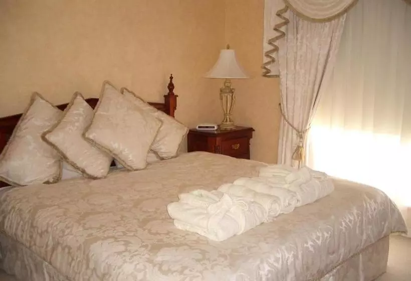 Aamiaismajoitus (B&B) Carolynnes Cottages