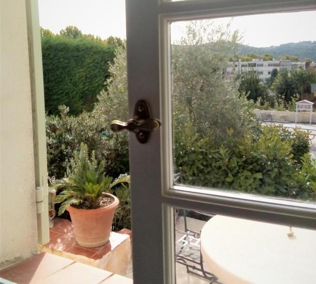 تختخواب و صبحانه Hote Aix Centre Garage Piscine