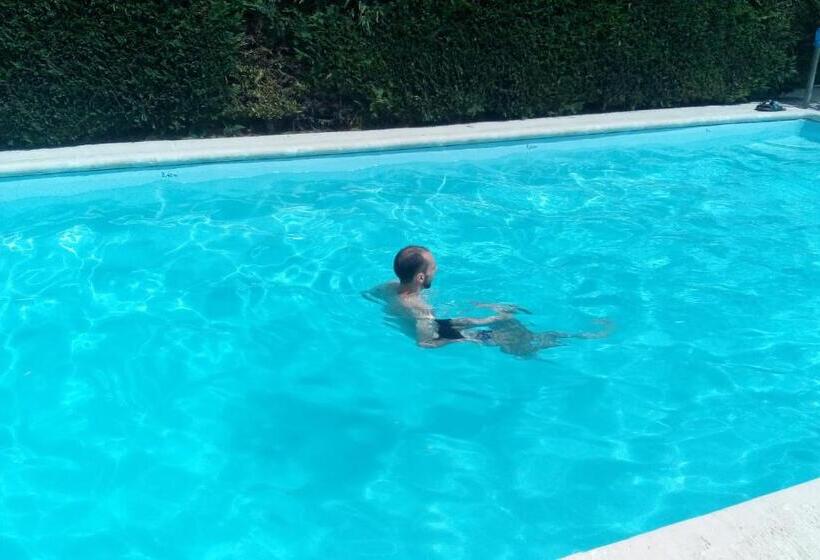 تختخواب و صبحانه Hote Aix Centre Garage Piscine