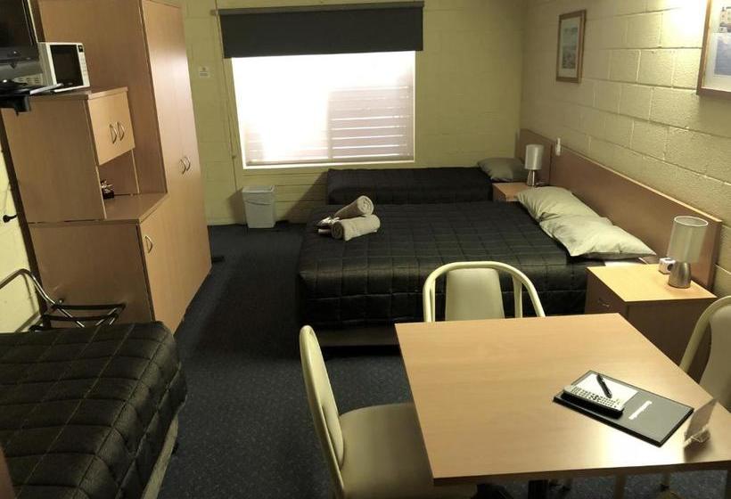 Benjamin Singleton Motel