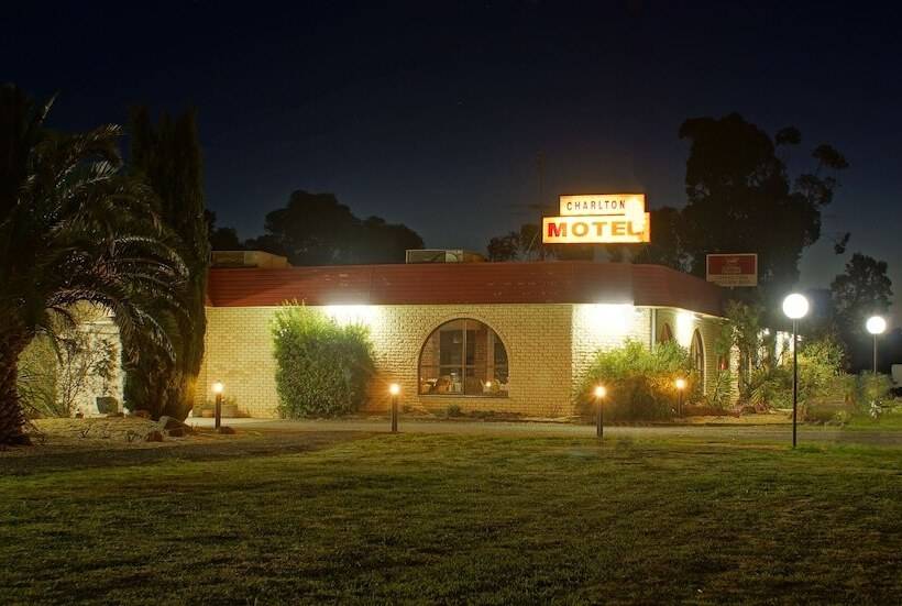 Charlton Motel