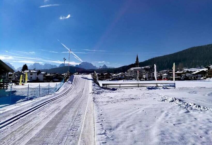 בית מלון כפרי Comelico