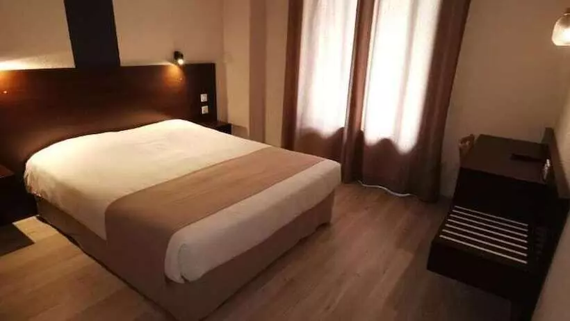 Hotel Hôtel Restaurant Prunières