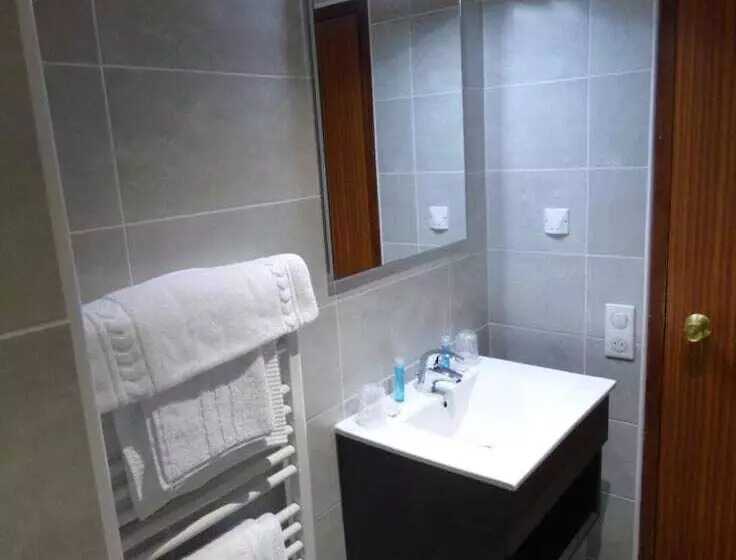 Hotel Hôtel Restaurant Prunières