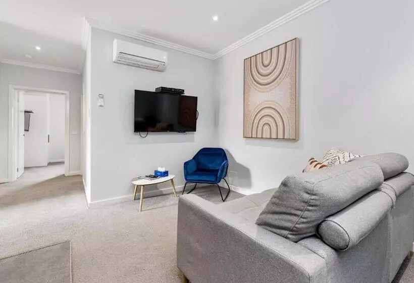 モーテル Civic Apartments